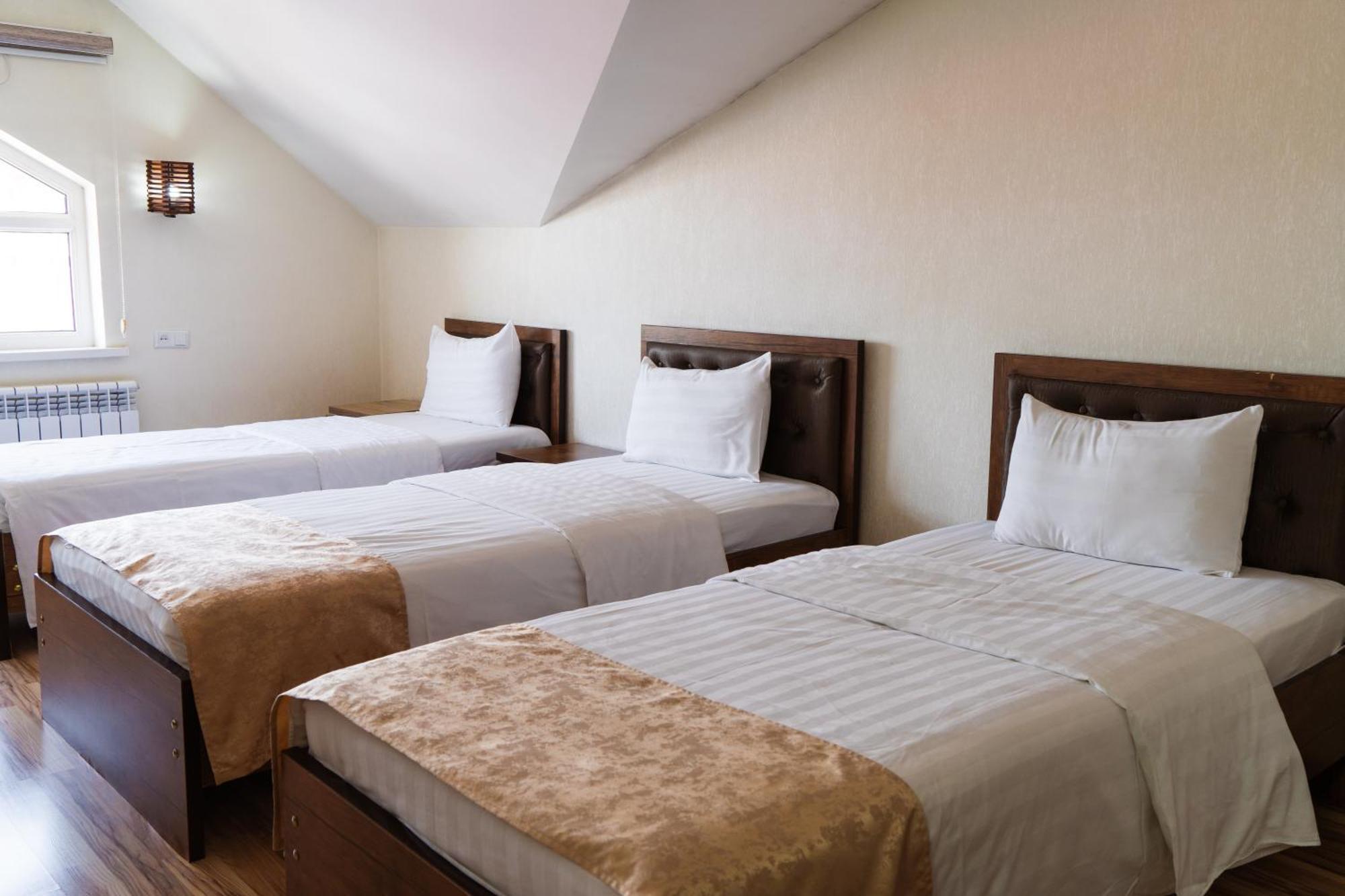 Отель Tourist Inn Ташкент Экстерьер фото