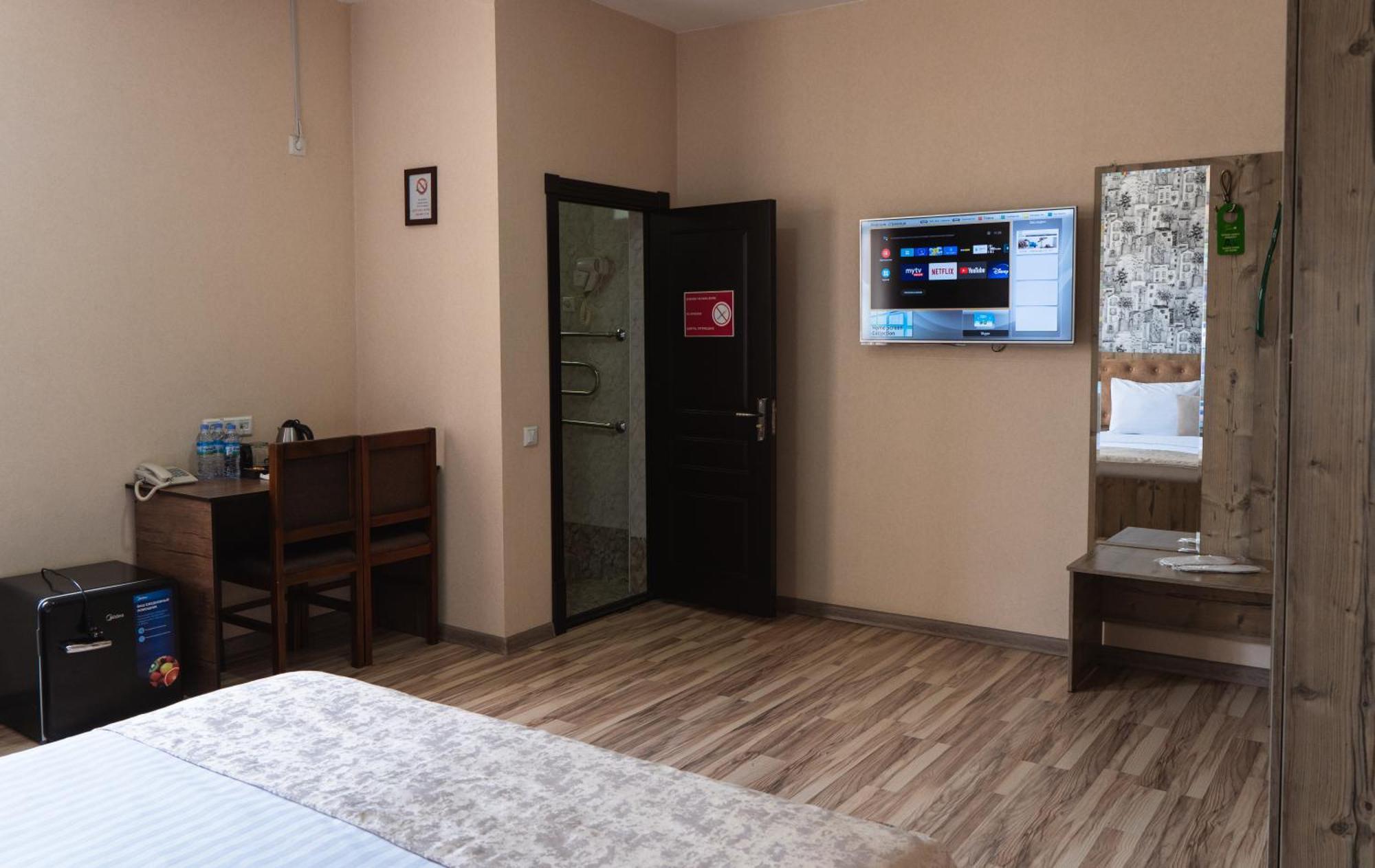 Отель Tourist Inn Ташкент Экстерьер фото
