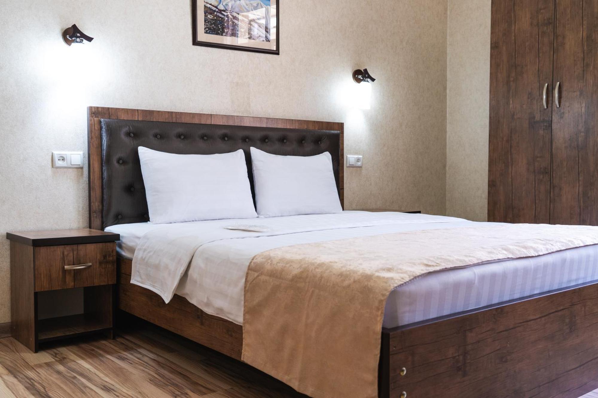 Отель Tourist Inn Ташкент Экстерьер фото