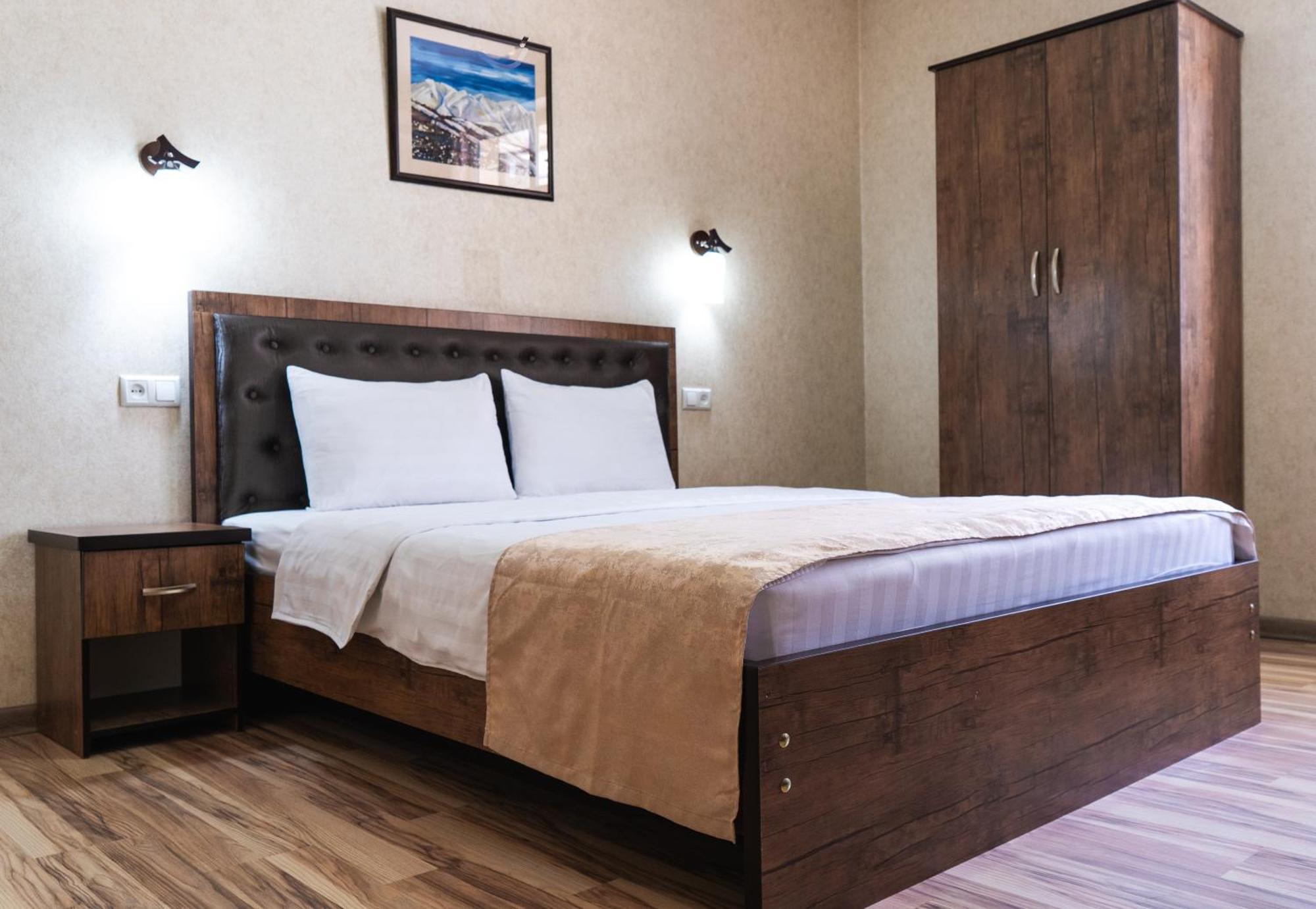 Отель Tourist Inn Ташкент Экстерьер фото
