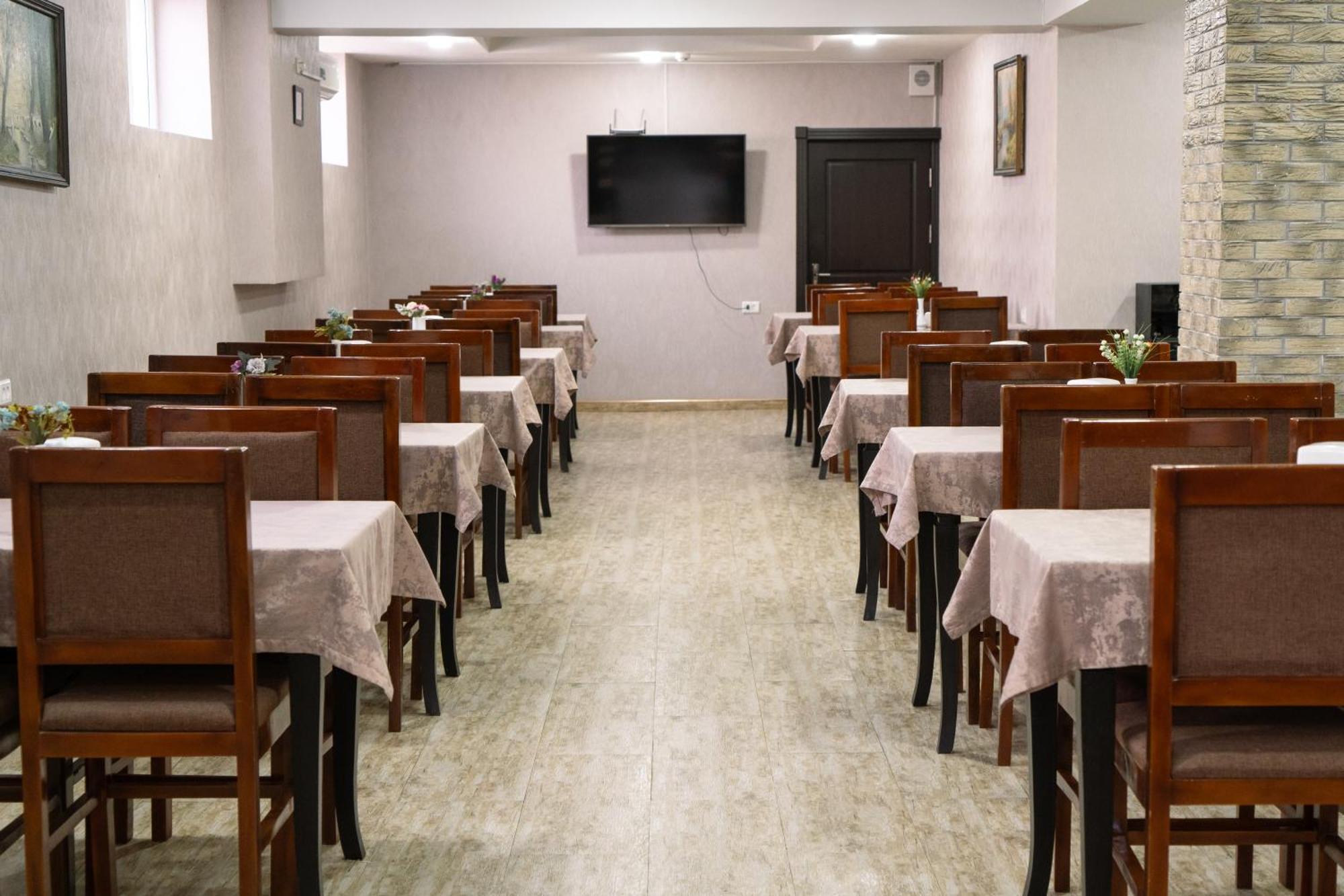 Отель Tourist Inn Ташкент Экстерьер фото