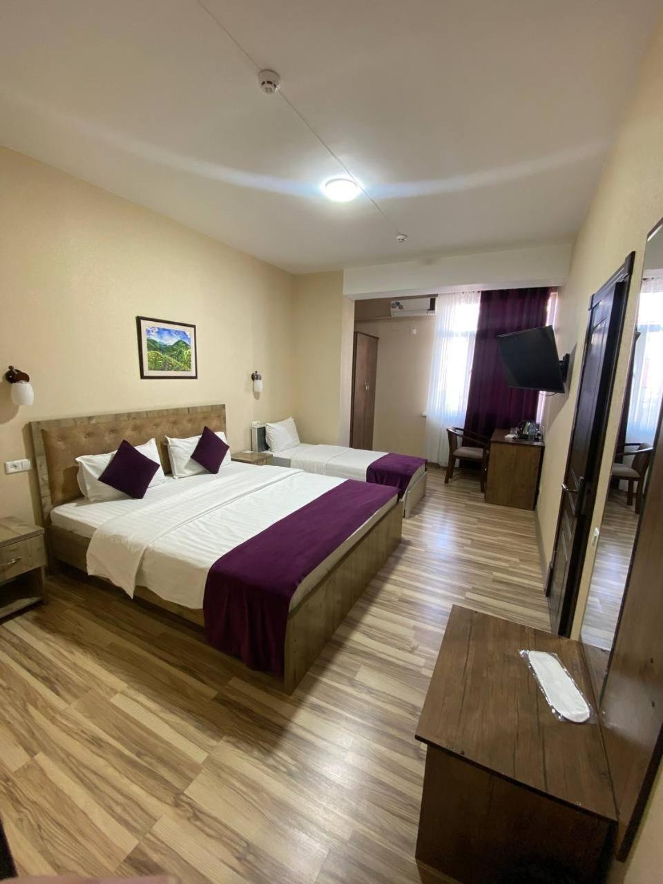 Отель Tourist Inn Ташкент Экстерьер фото