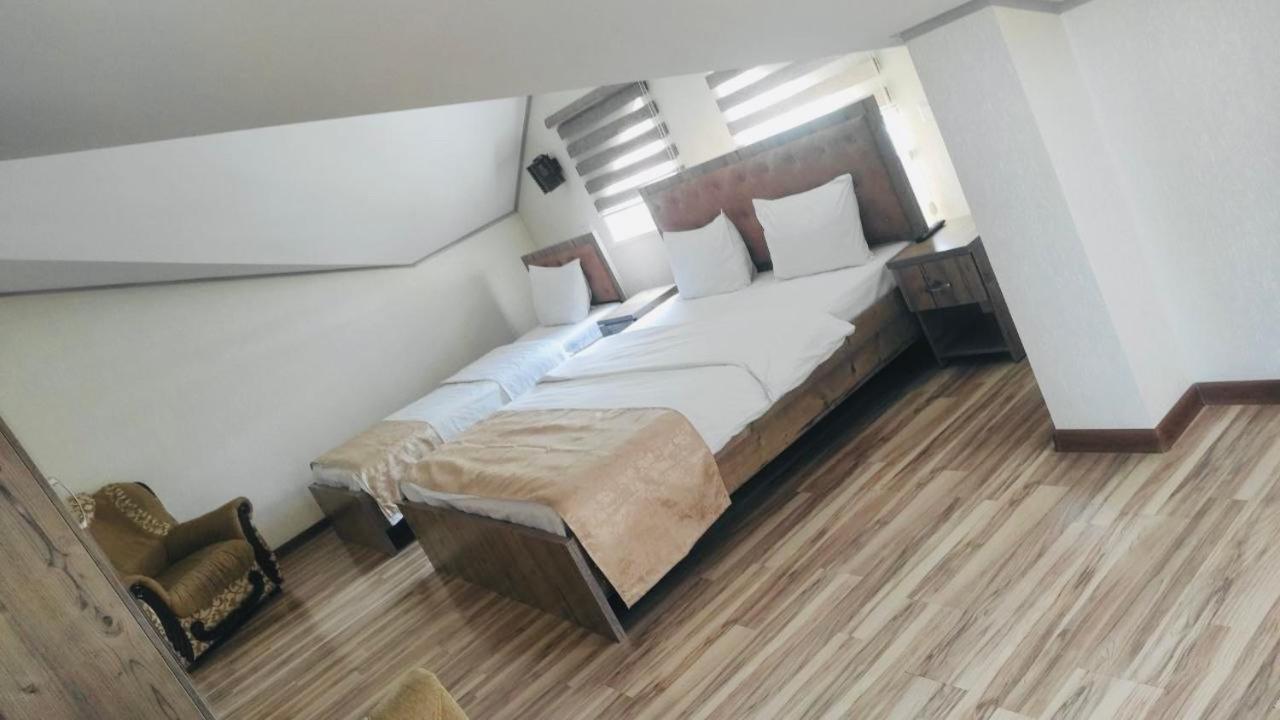 Отель Tourist Inn Ташкент Экстерьер фото